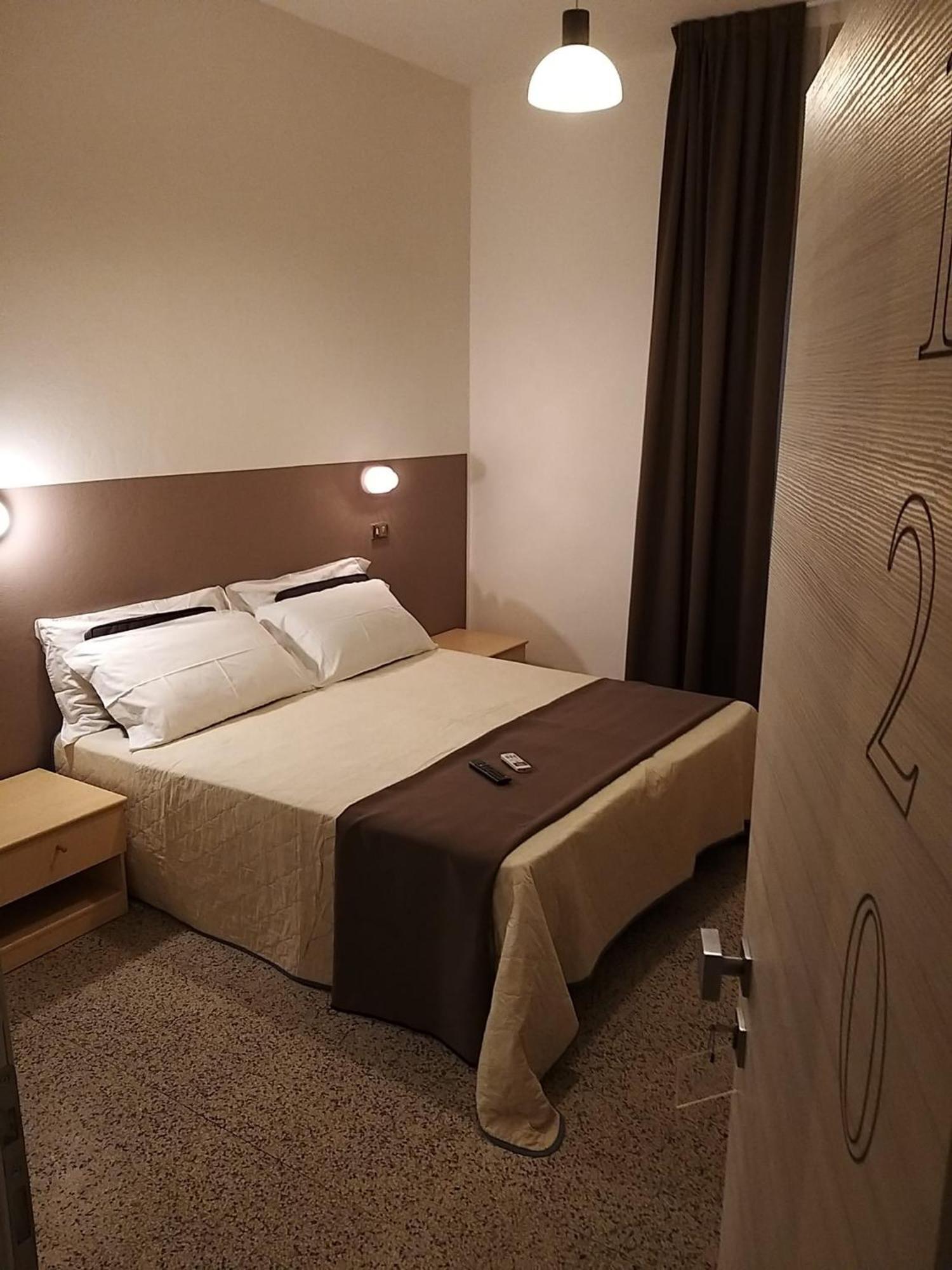Ideal Hotel 3*