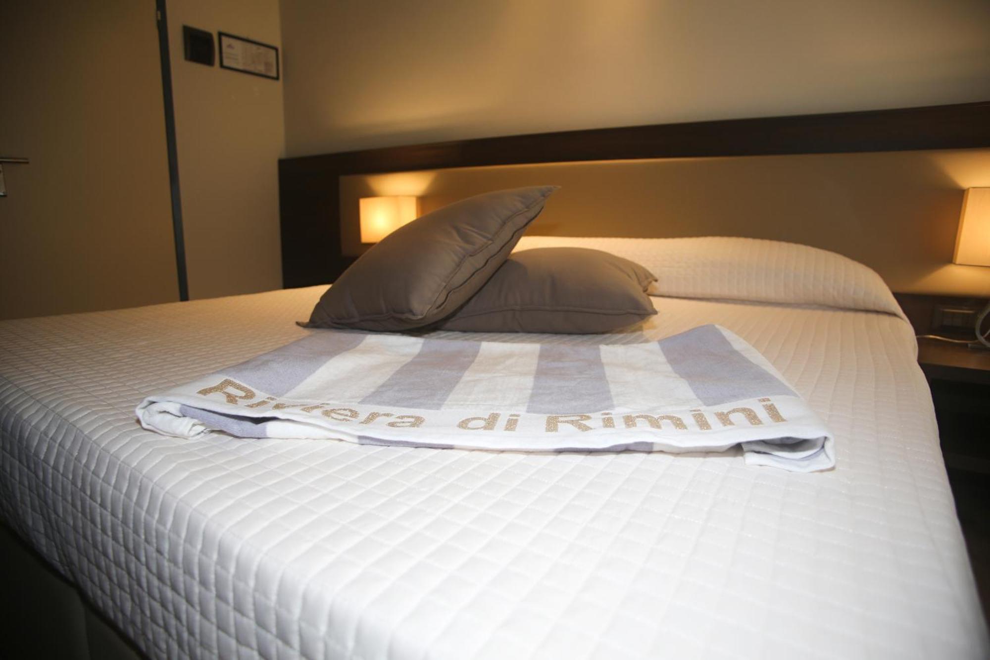 Dear Hotel