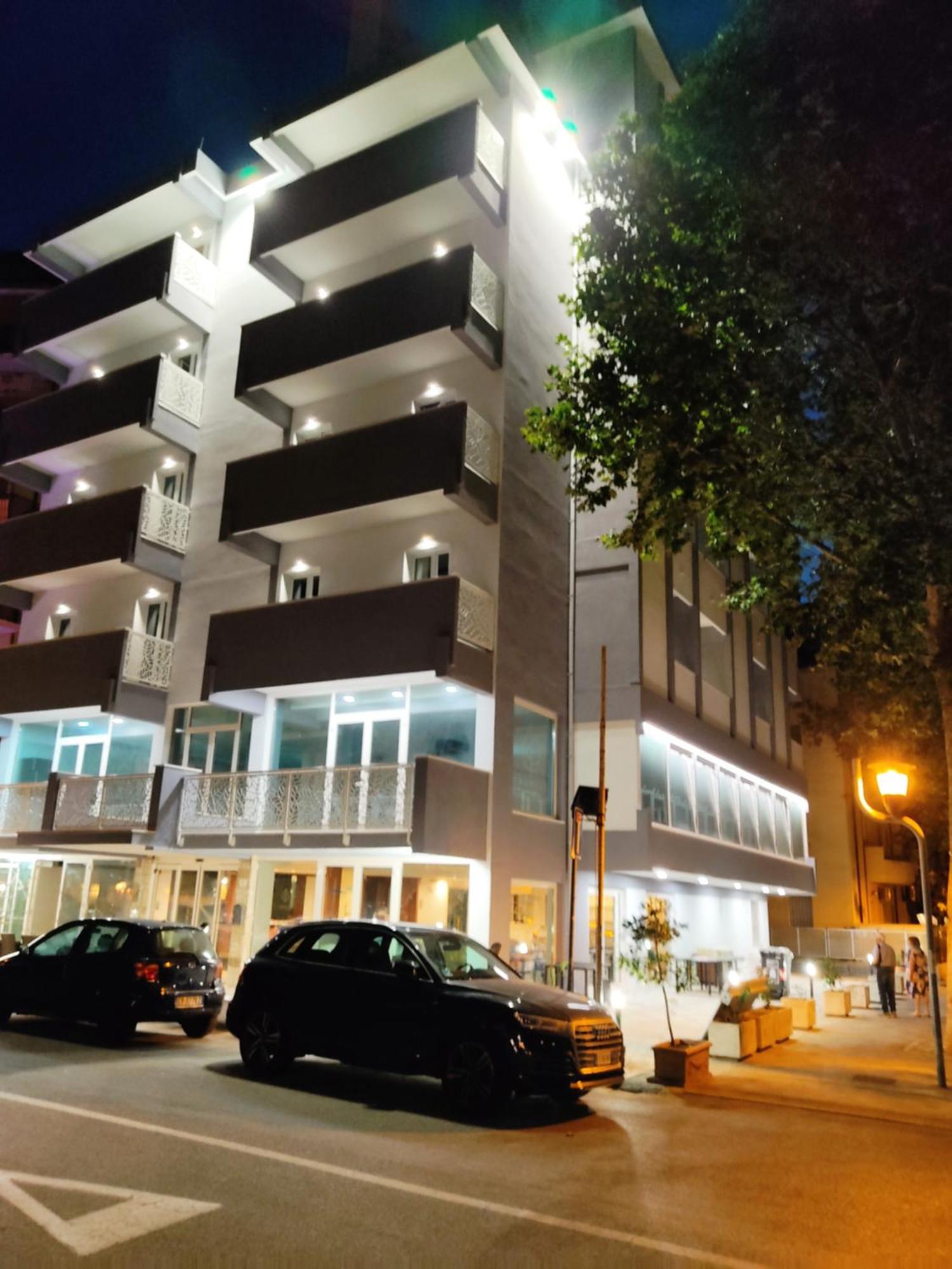 Caravel Hotel 3*