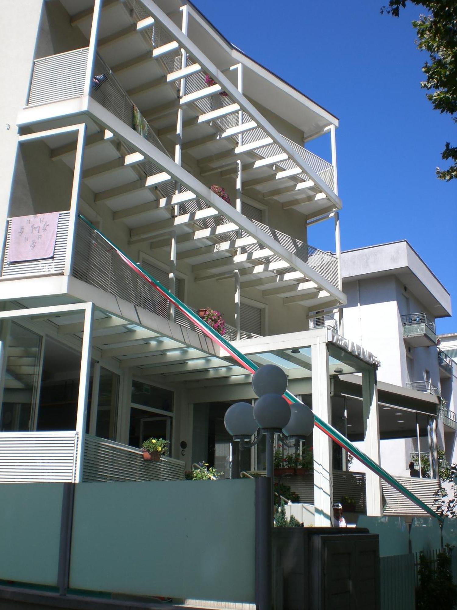 Arno Hotel
