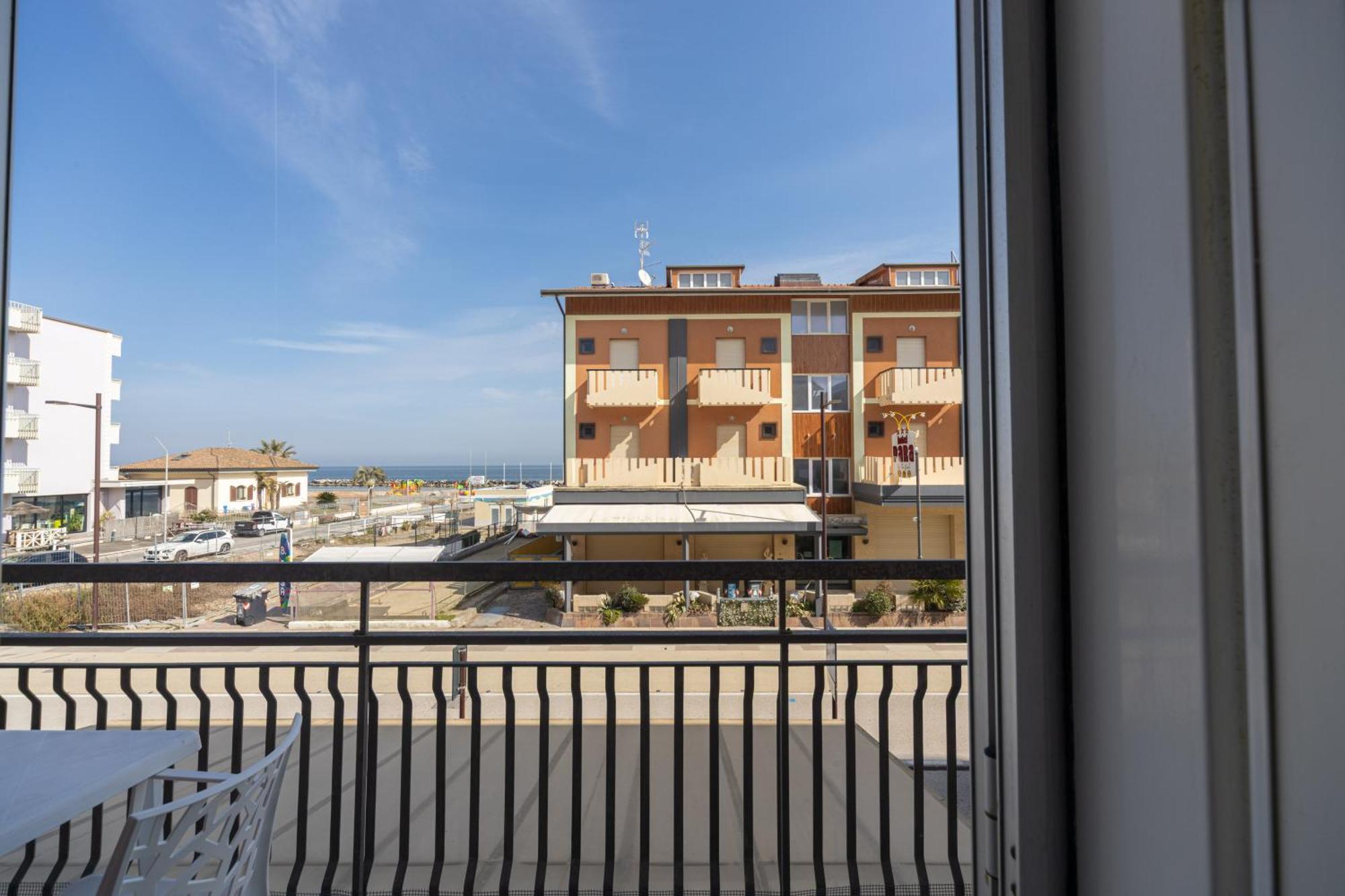 Fronte Mare 60 * Rimini