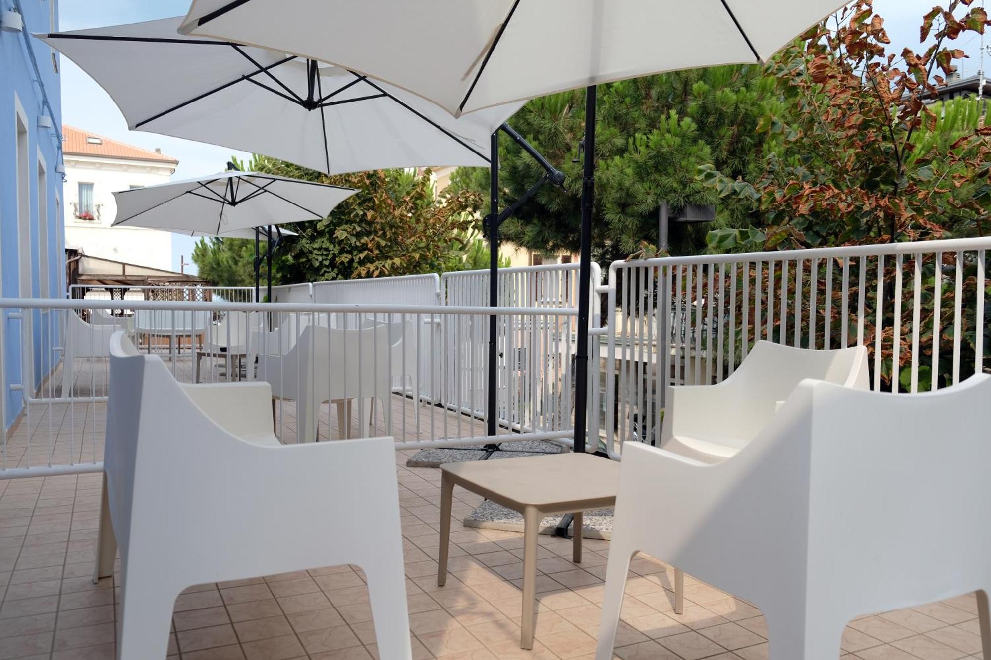 Hotel Canasta 3*