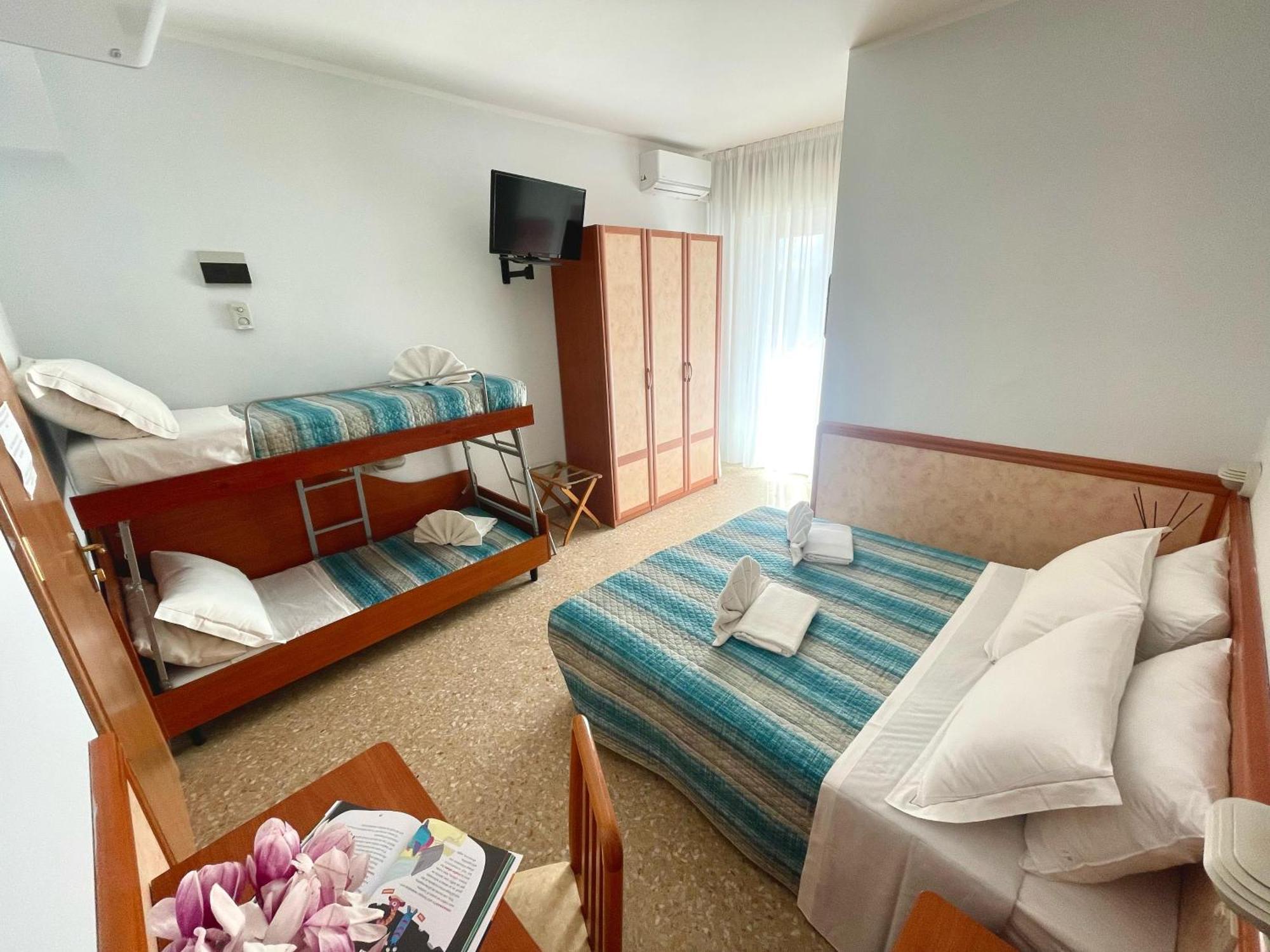 Crystal Hotel 3*