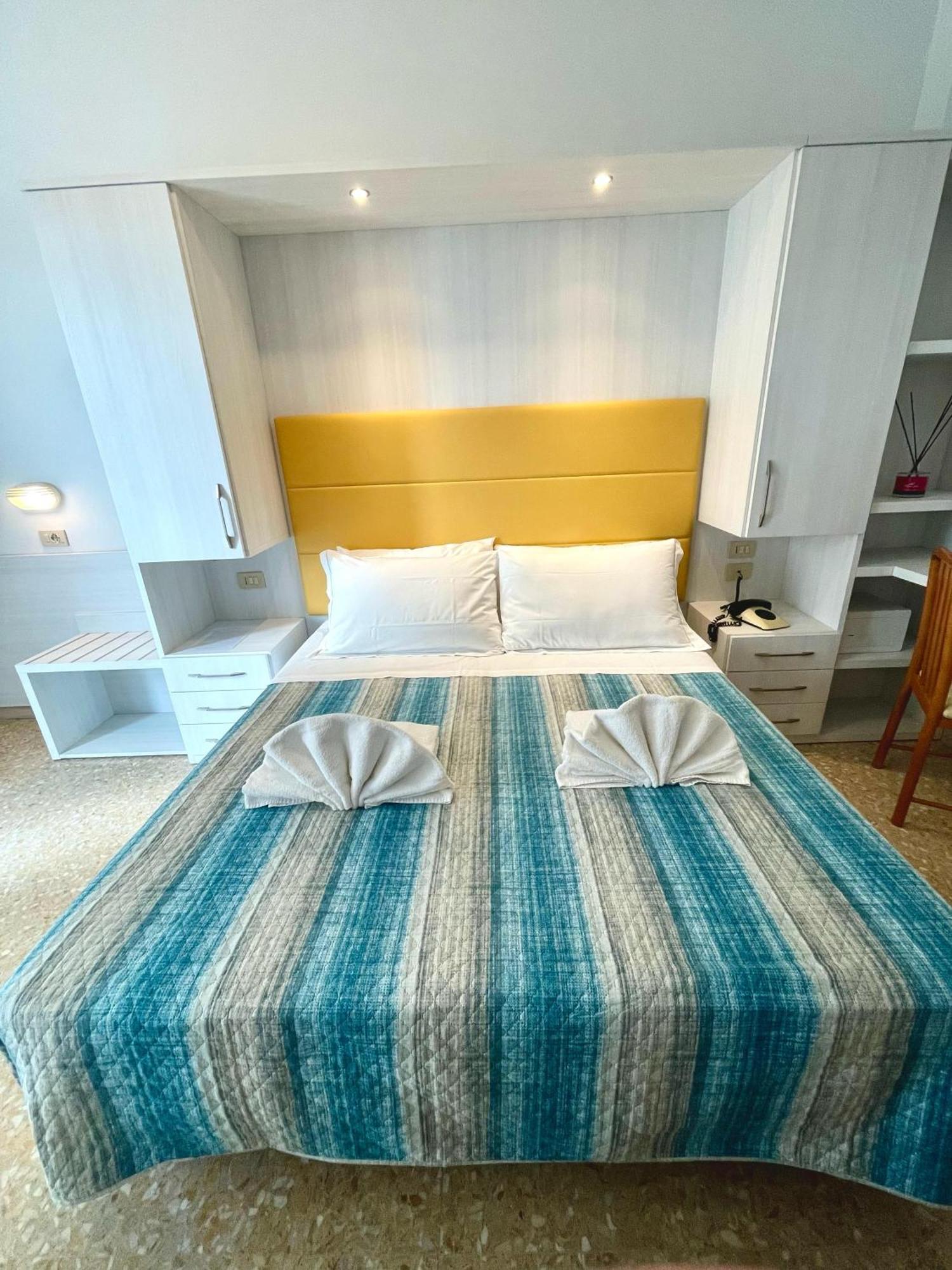 Hotel Crystal