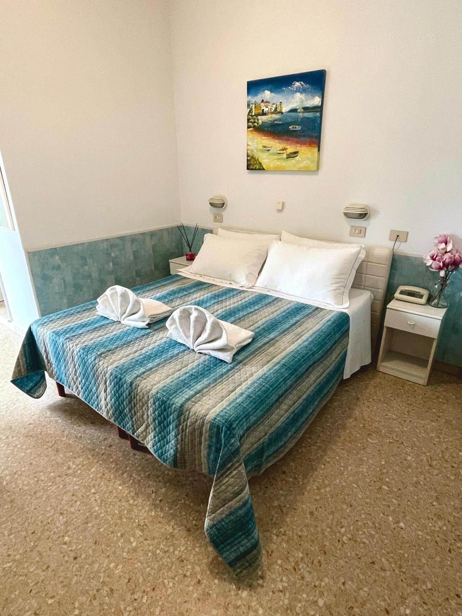 Hotel Crystal 3*