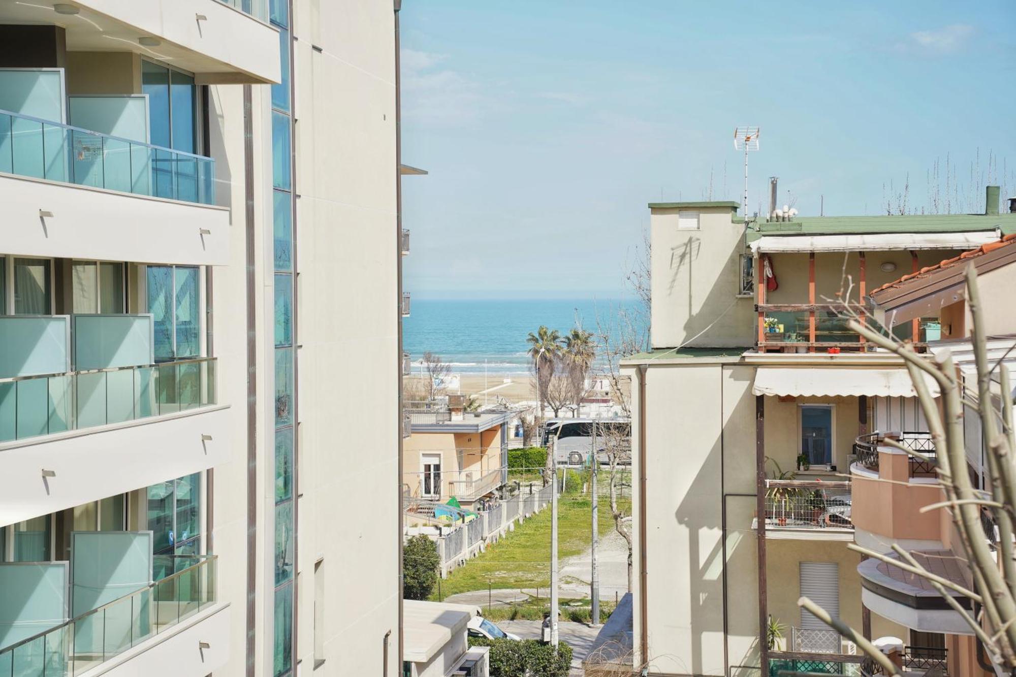 Malibu Mare Hotel 2*
