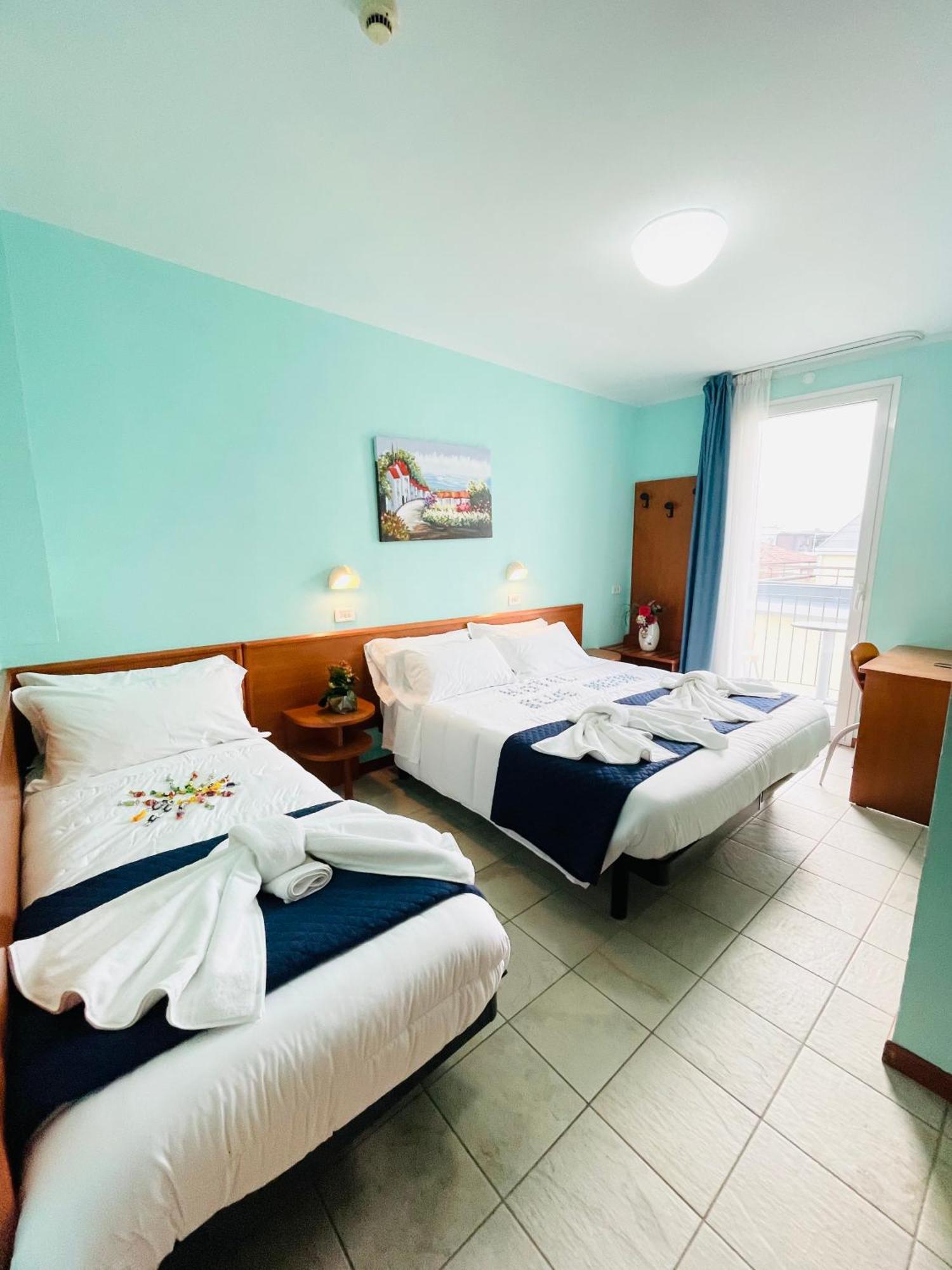 Blue Moon Hotel 3*