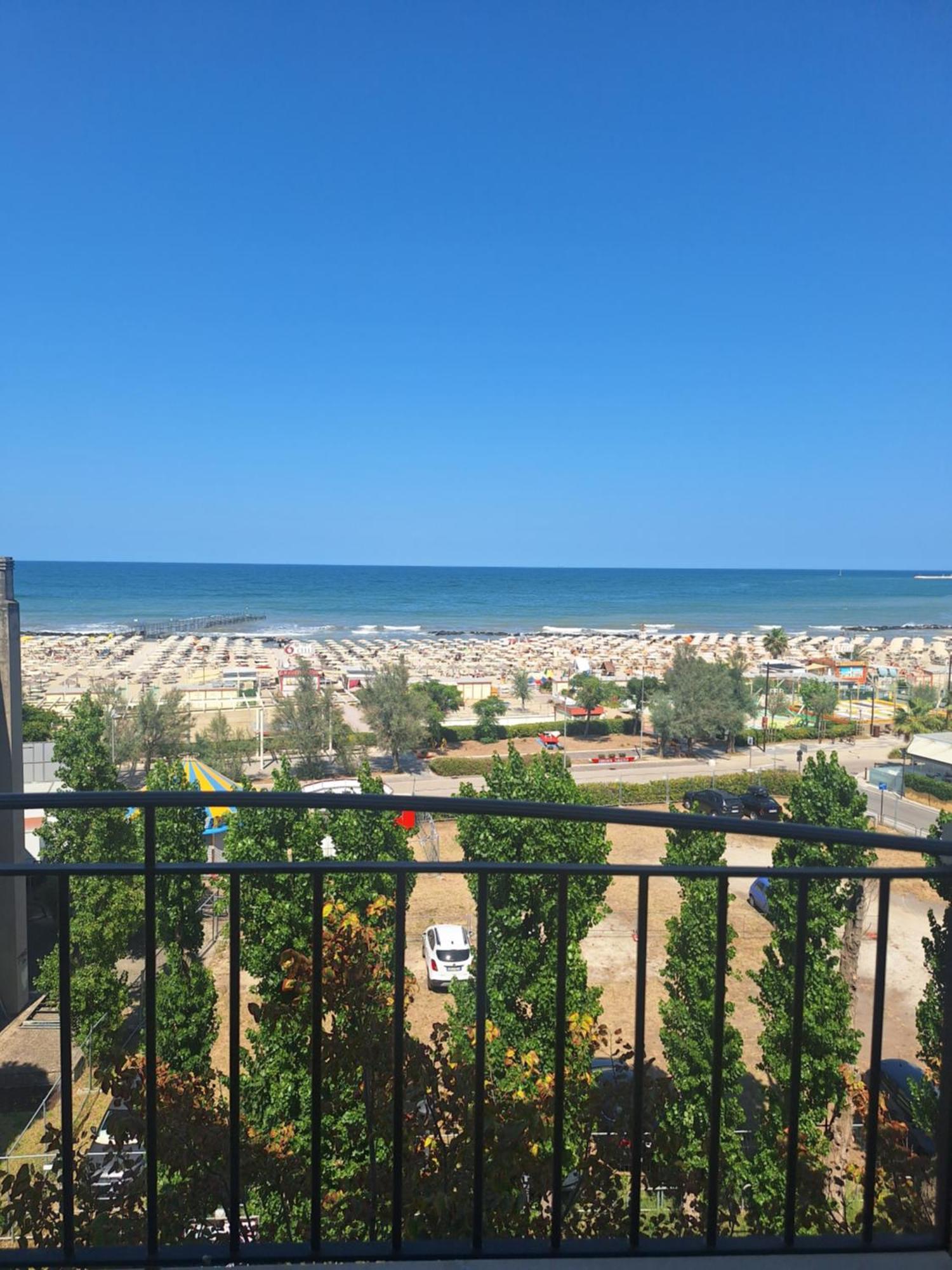 De La Hotel 3*