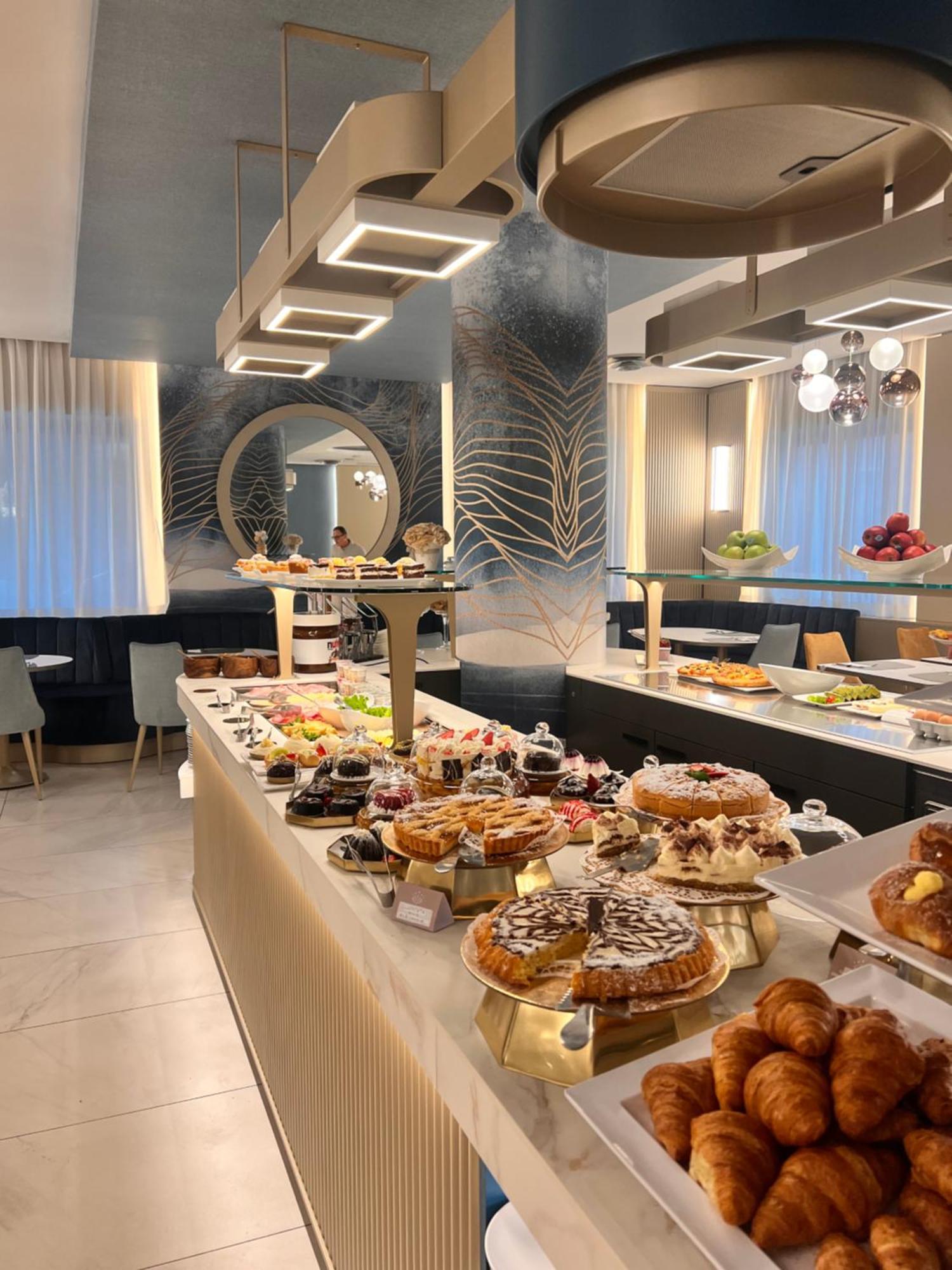 Paola Hotel