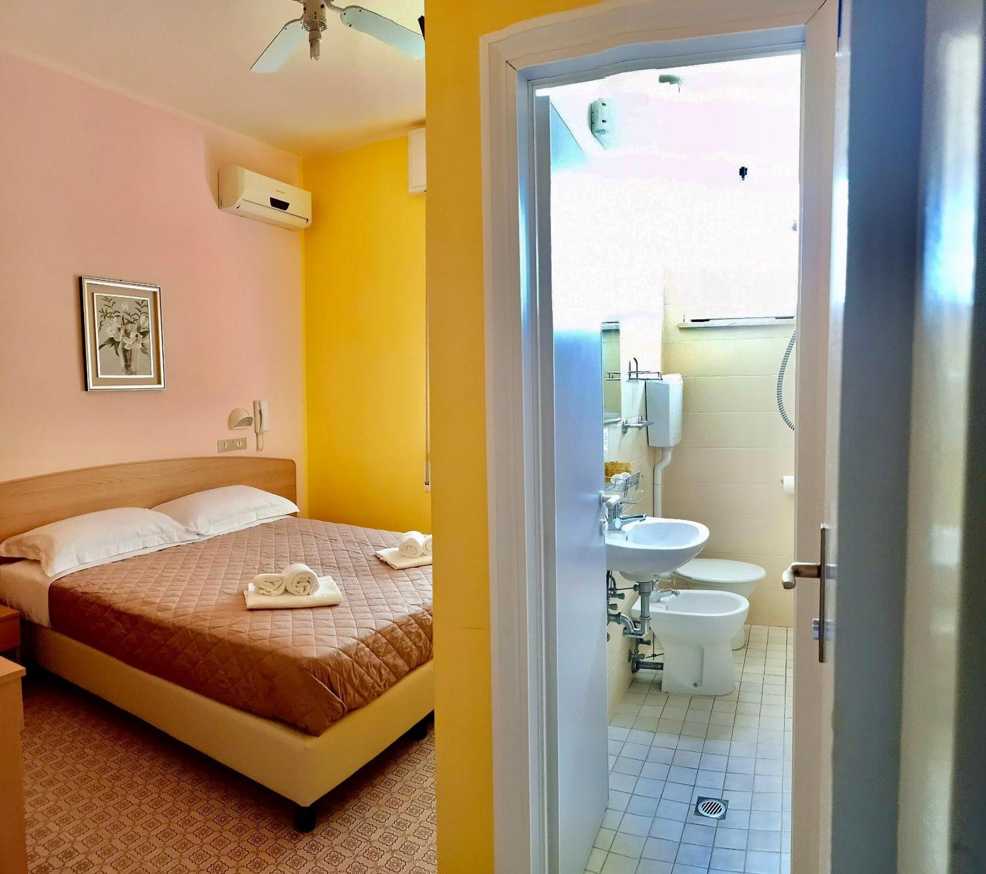 Hotel Rossella 2*