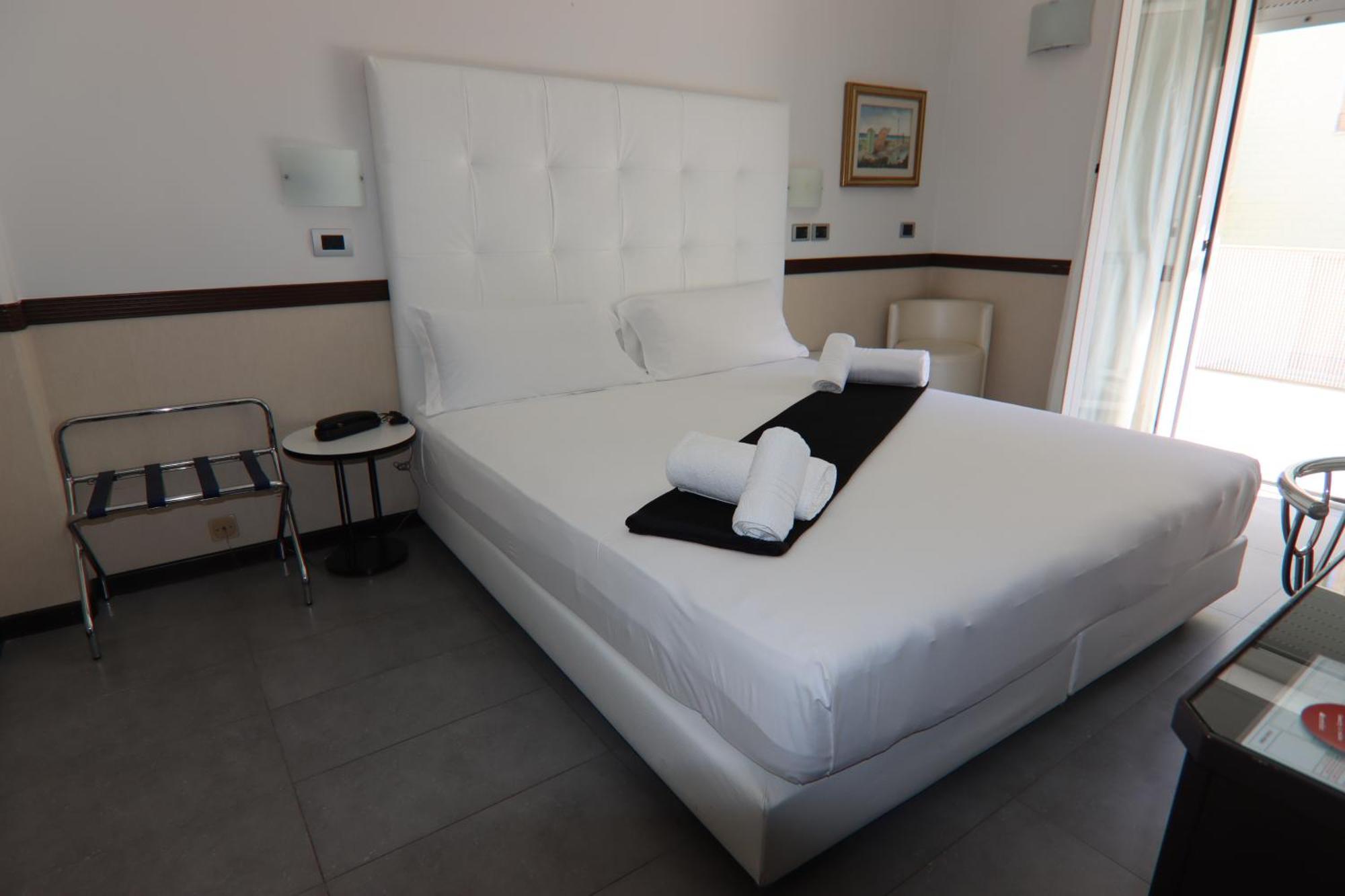 Derby Hotel 4*
