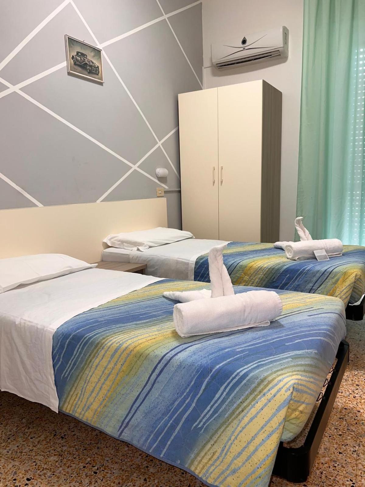Hotel Moroni