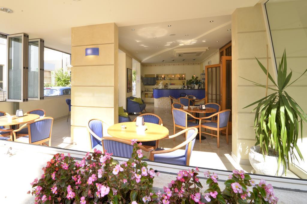 Ave Hotel