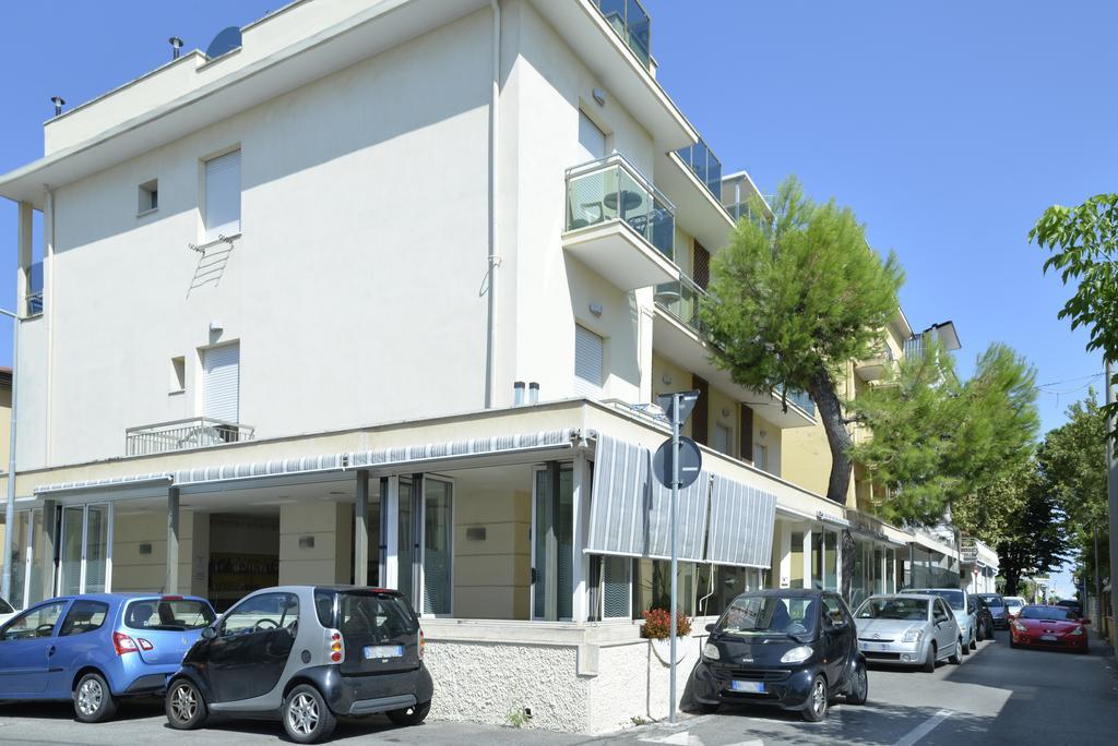 Hotel Ave 2*