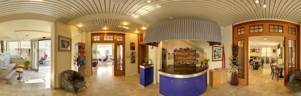Ave Hotel Rimini