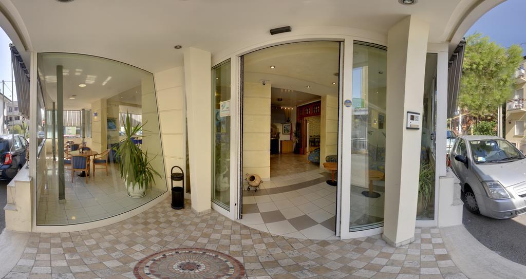 Ave Hotel
