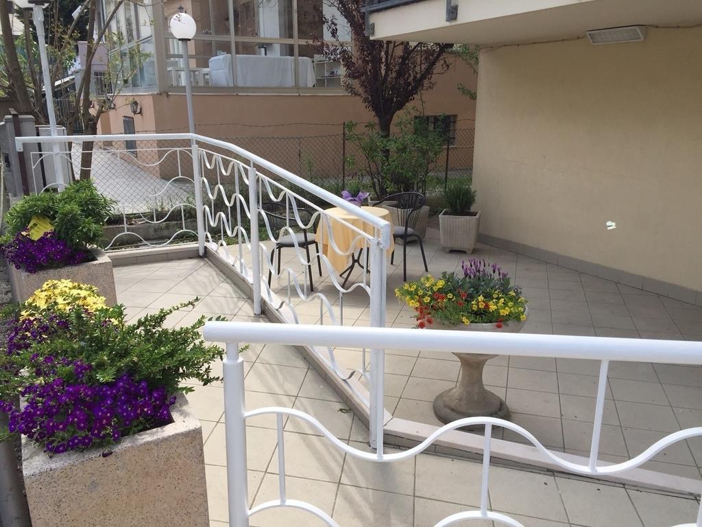 Hotel Abay 3*