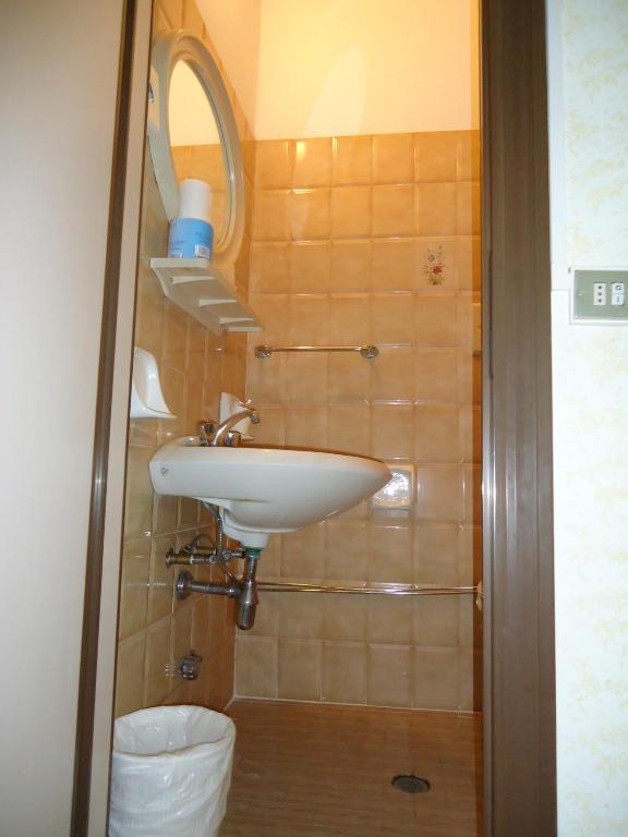 L&v Hotel 3*