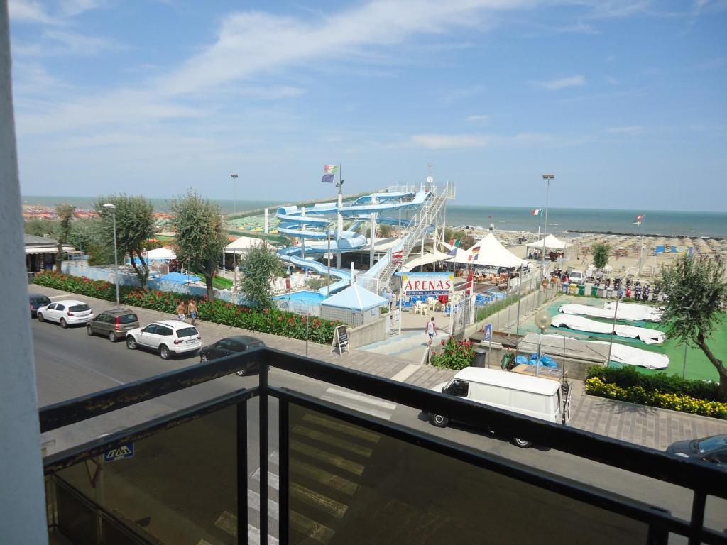L&v Hotel 3*