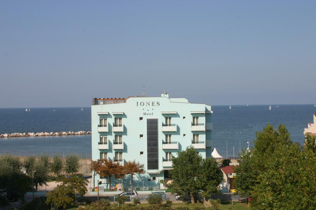 Iones 3* Rimini