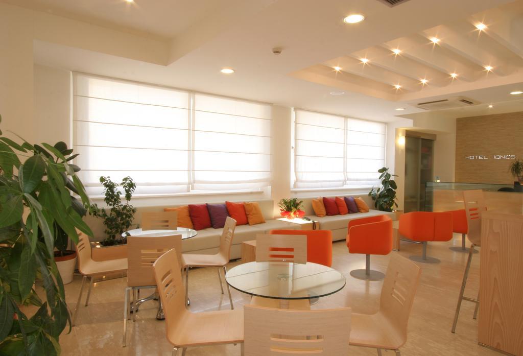 Iones Hotel