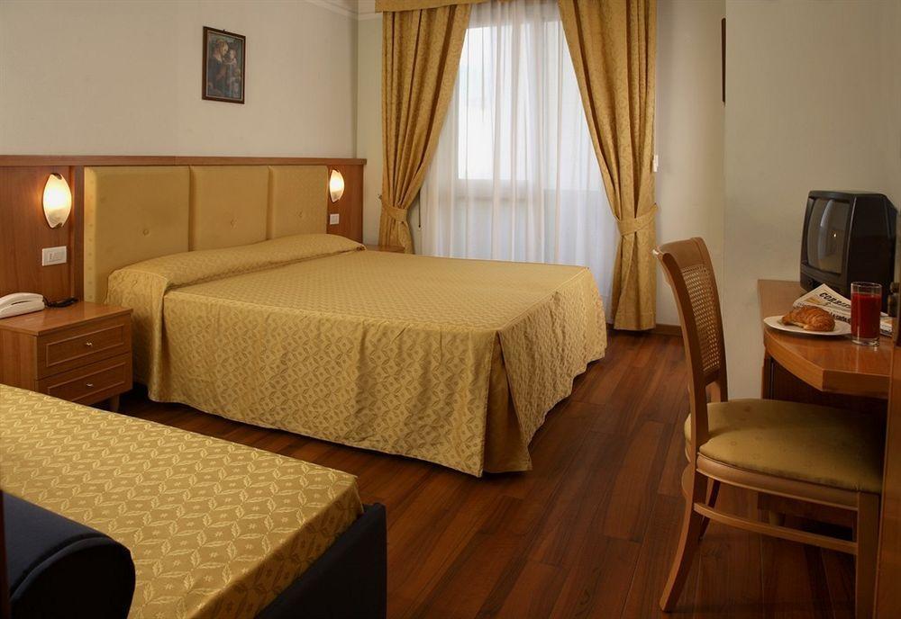 Astor Hotel