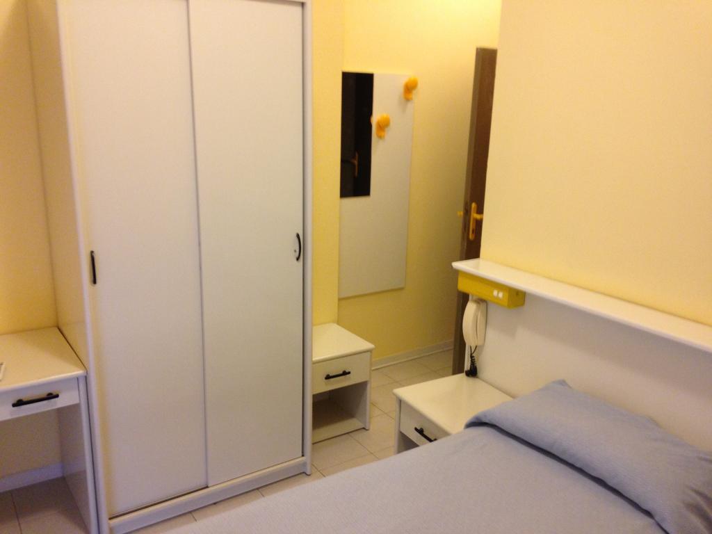 Aron Hotel 3*
