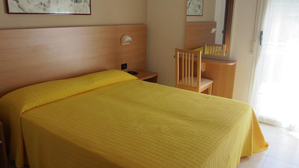 Hotel Dina 3*