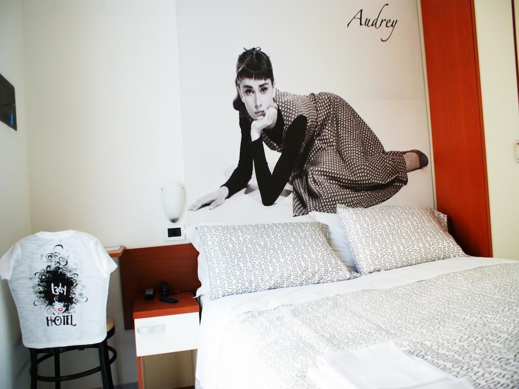 Hotel Lady