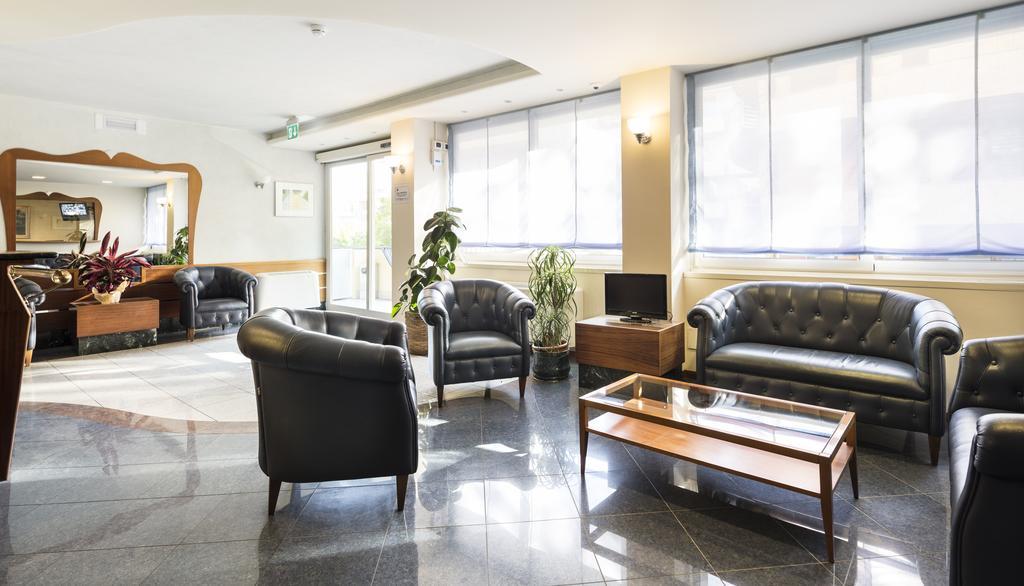 Aparthotel Queen 3*