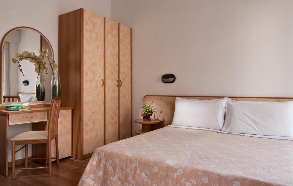Little Hotel 3*