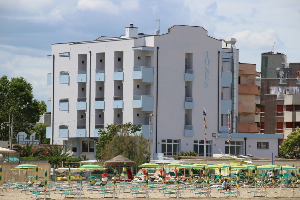 Hotel Iones 3*