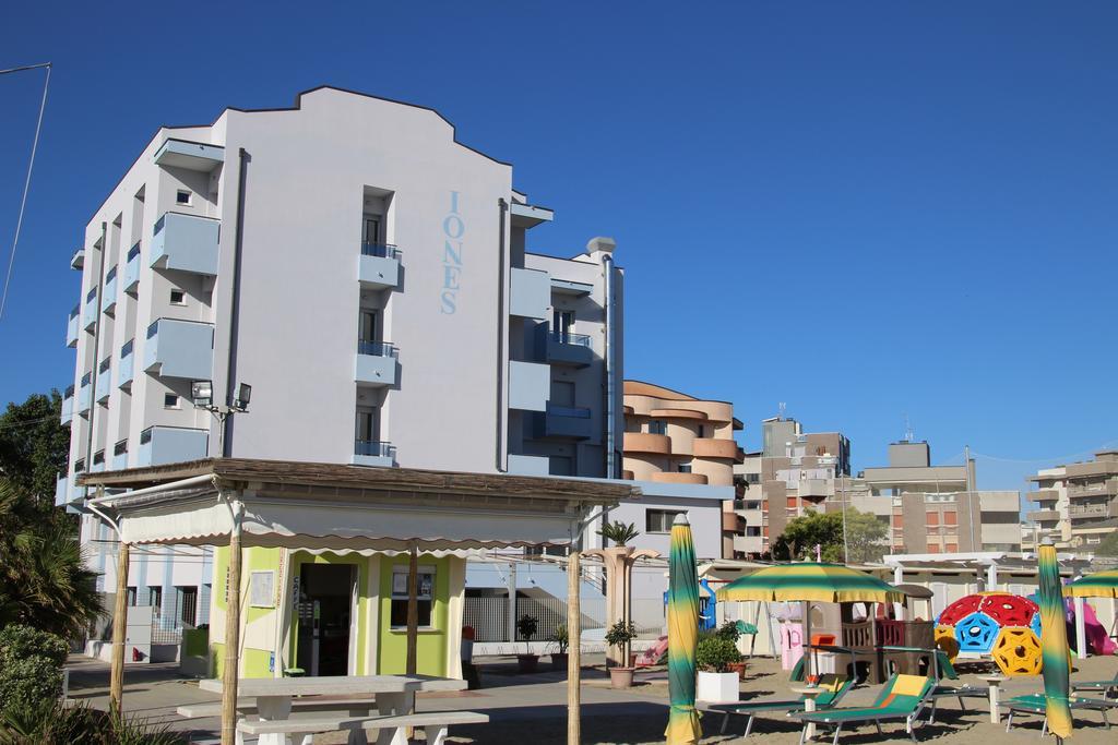 Hotel Iones 3*