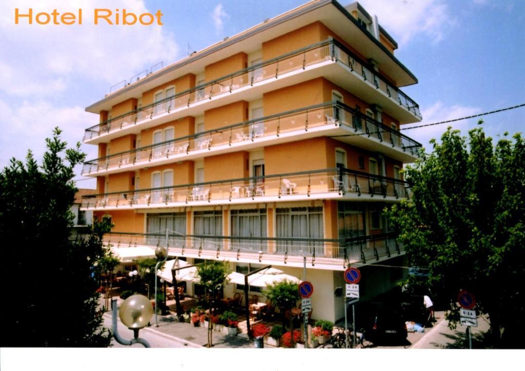 Ribot Hotel