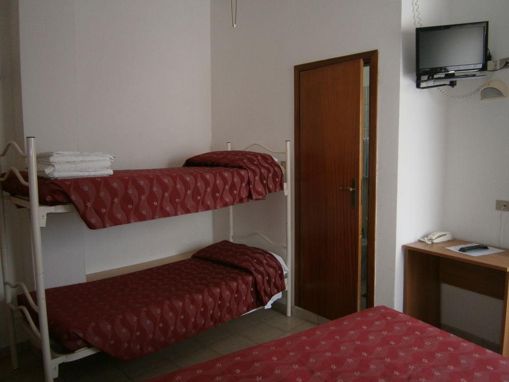 Goldene Rose Hotel 2*