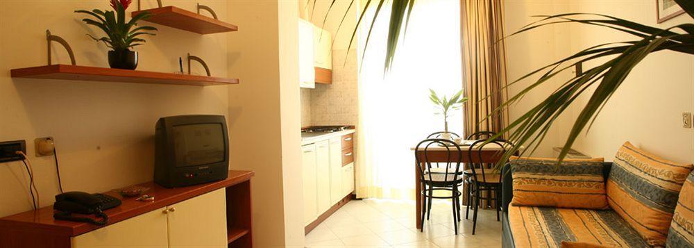 Queen Aparthotel 3*