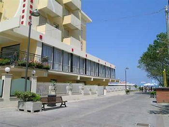 Artide Hotel 3*