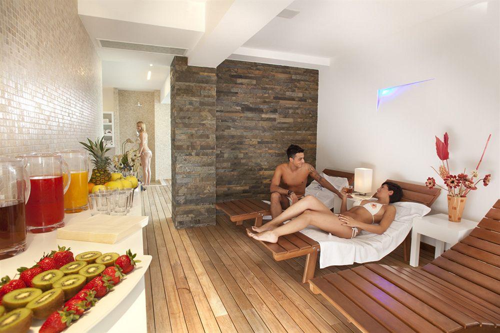 Zeus Hotel 3*
