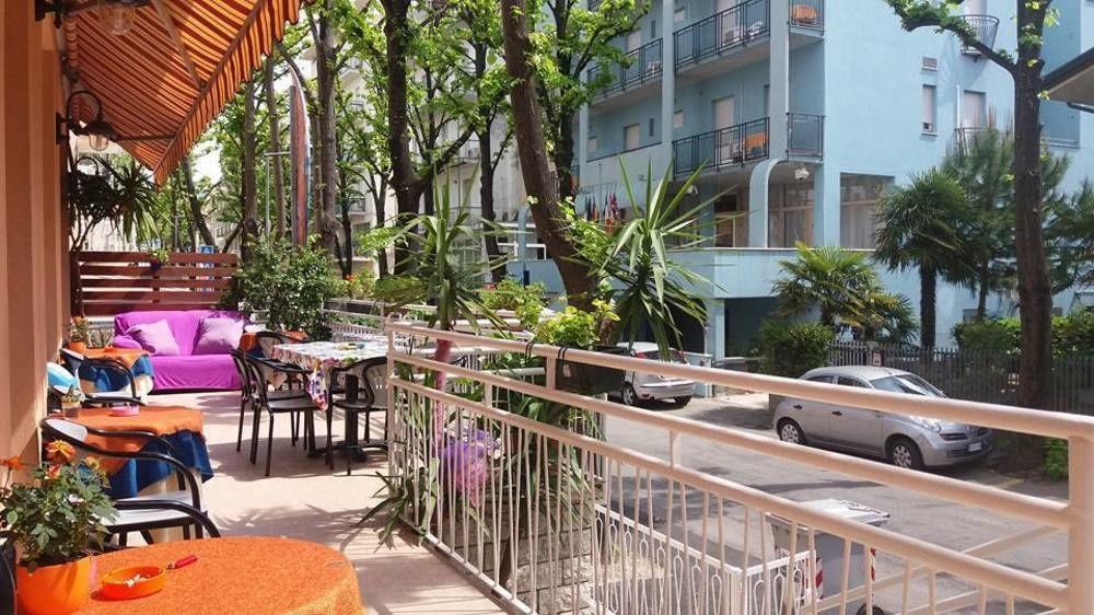 Elia Hotel 2*