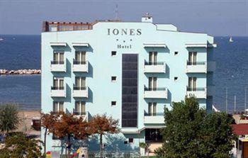 Iones Hotel 3*