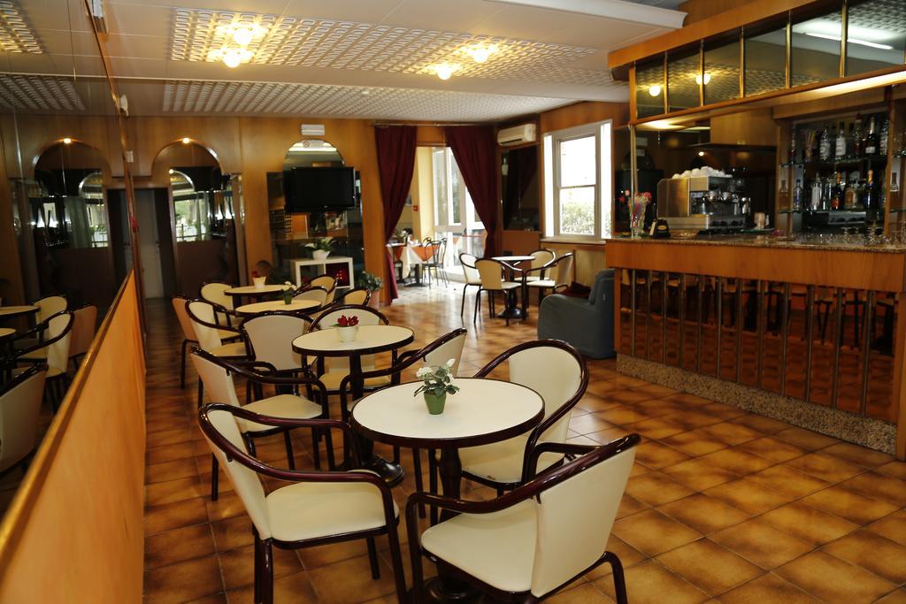 Hotel Dina 3*