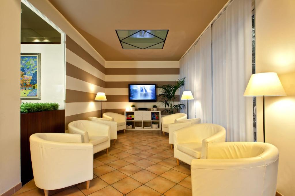 Esplanade Hotel 3*