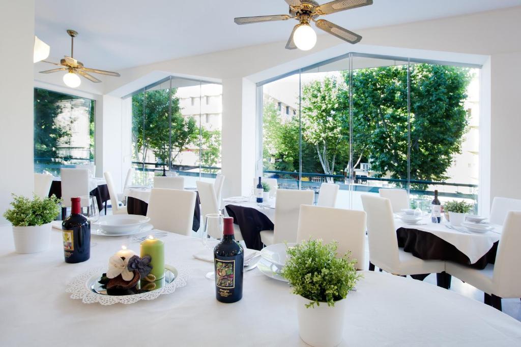 Hotel Esplanade 3*
