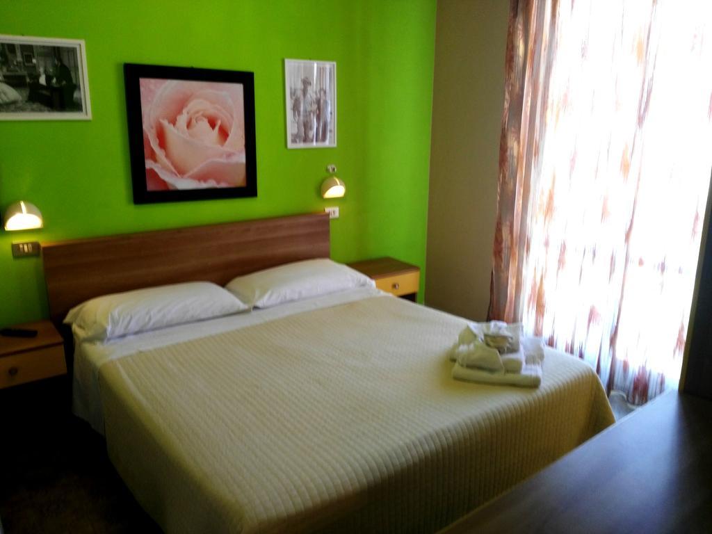 Simon Hotel 2*