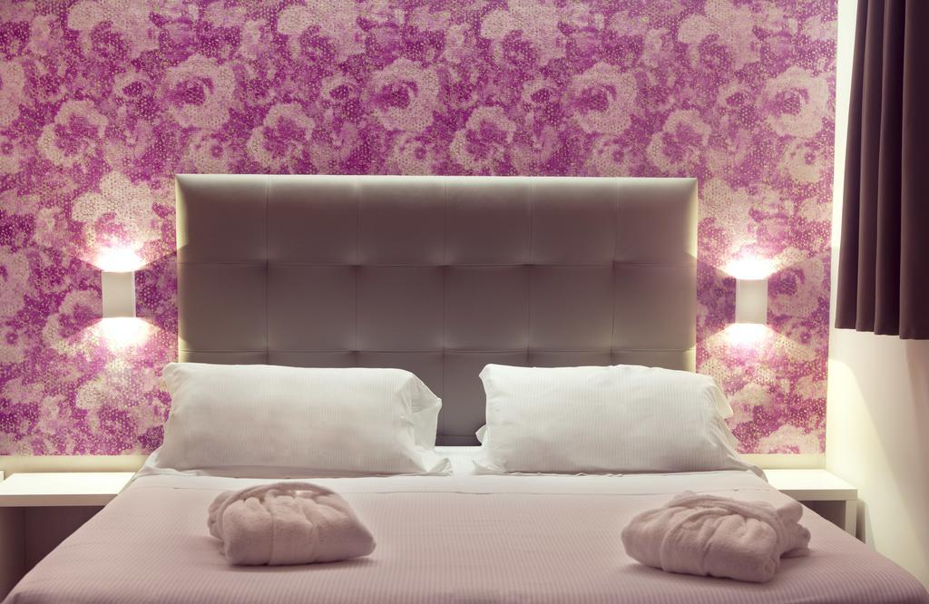 Hotel L'hotel 3*