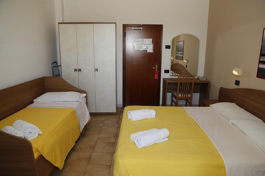 Dina Hotel 3*