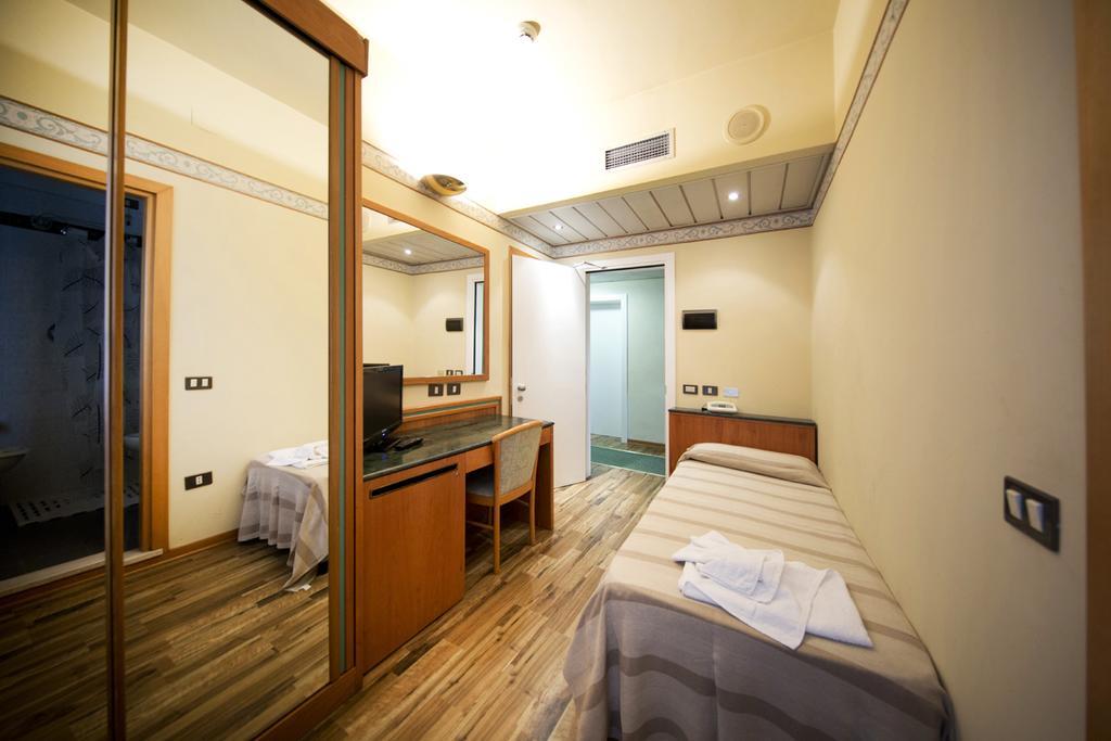 Hotel Marina Bay 3*
