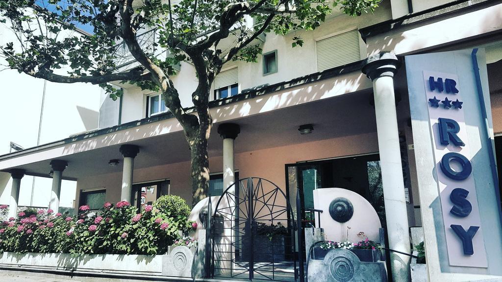 Rosy Hotel 3*
