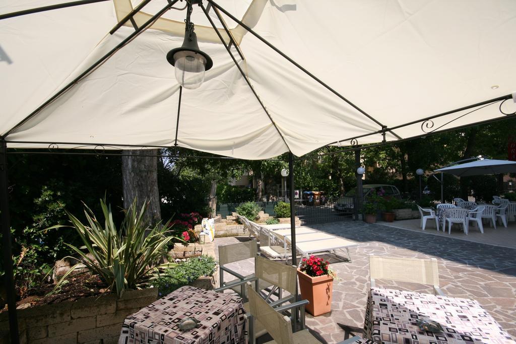 Hotel Sandra 3*