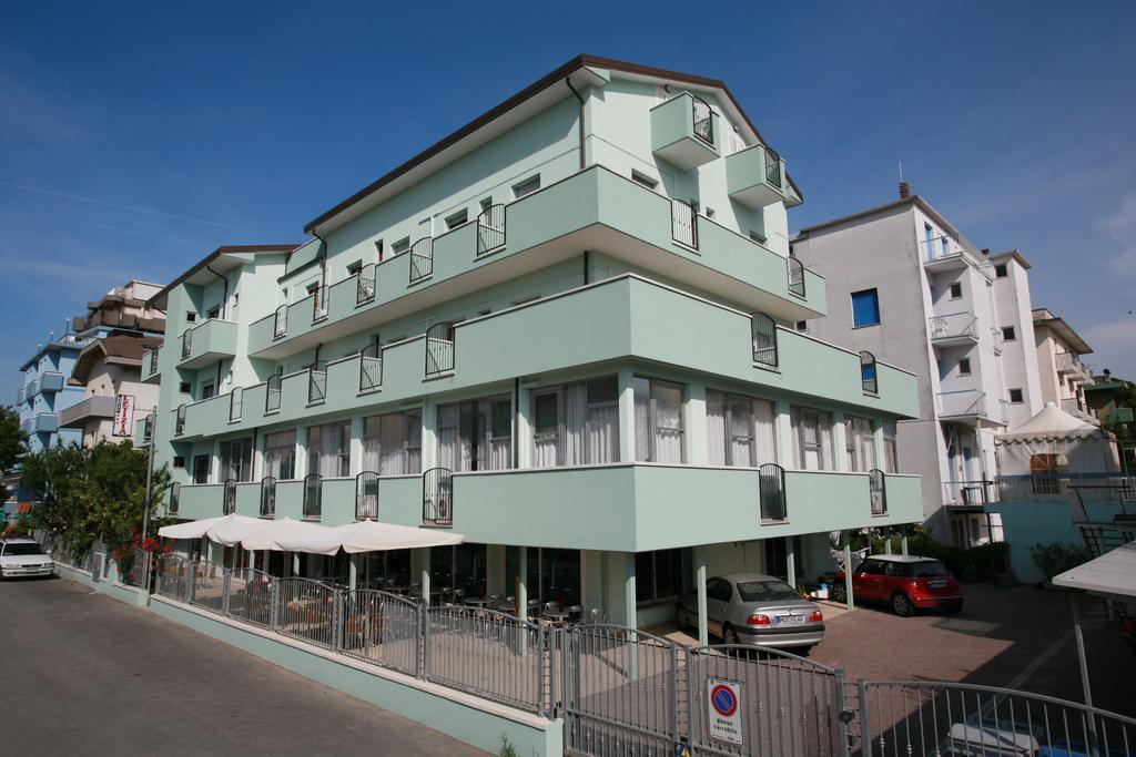 Hotel Letizia 3*